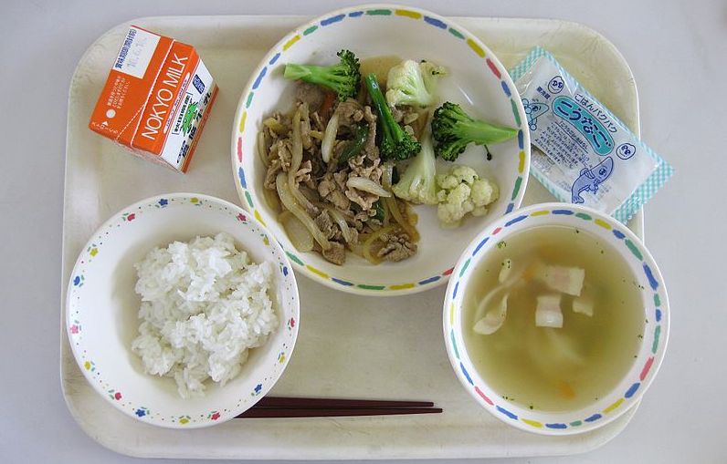 Japanese-school-lunch01